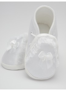 Atłasowe buciki do chrztu dla dziewczynki -białe