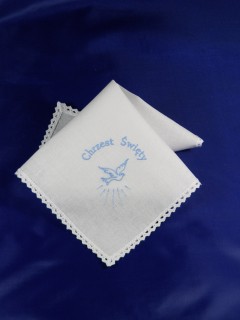 Haftowana szatka do chrztu - chusteczka